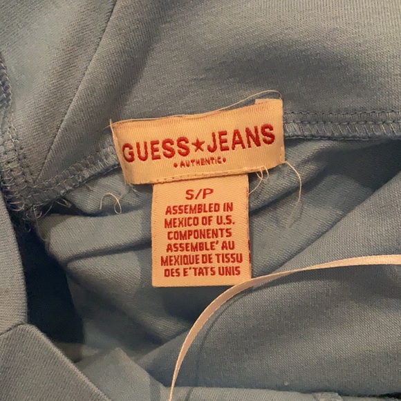 🌟 Guess Blue V-Neck Short Sleeve ❤️ - Picture 3 of 4